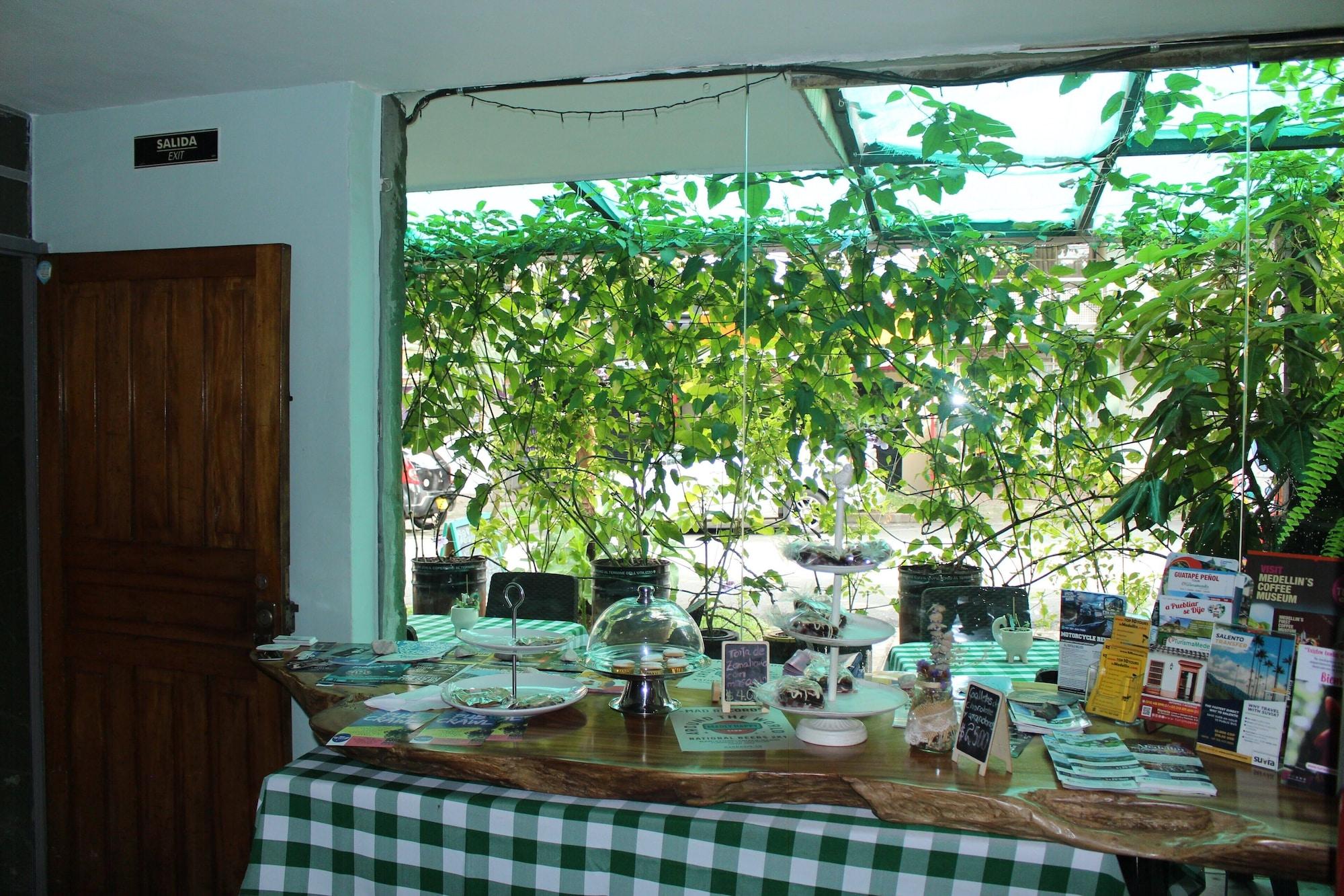 Hostal Casa Estacion ميديلين المظهر الخارجي الصورة